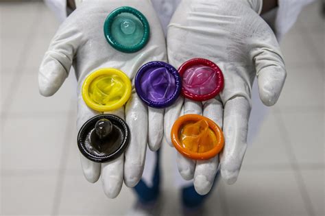 Fafanje brez kondoma za doplačilo Spremstvo Bunumbu